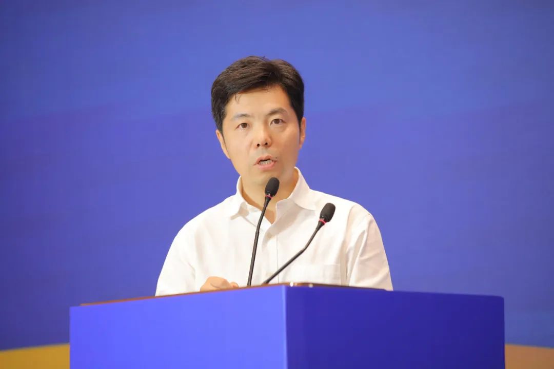 杨畅：基于中国移动国产大模型的AIGC在跨境电商的应用探索